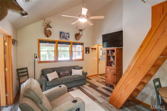 20095 Hidden Lakes Lane, Brighton, IL 62012