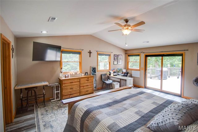 20095 Hidden Lakes Lane, Brighton, IL 62012