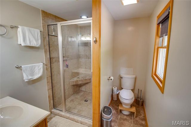 20095 Hidden Lakes Lane, Brighton, IL 62012