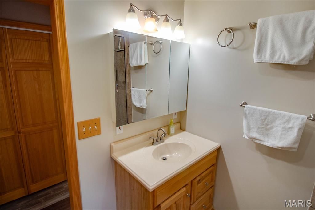 Image 26 of property listing at 20095 Hidden Lakes Lane, Brighton, IL 62012