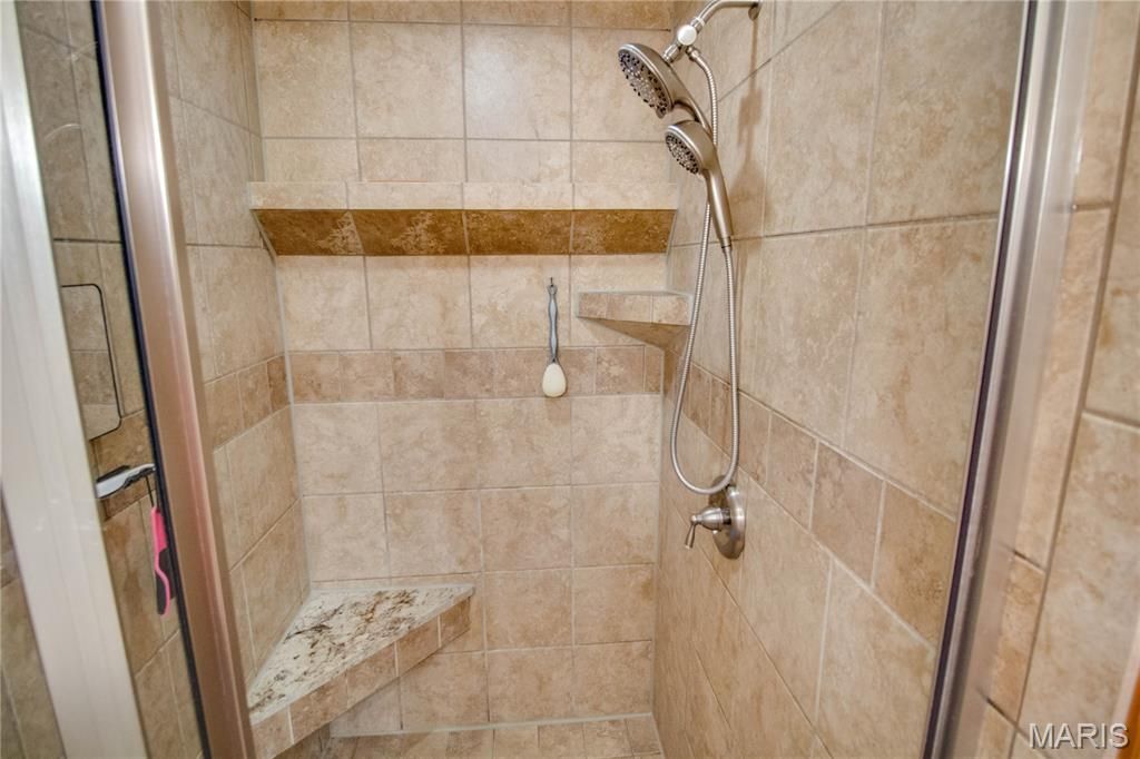 Image 28 of property listing at 20095 Hidden Lakes Lane, Brighton, IL 62012