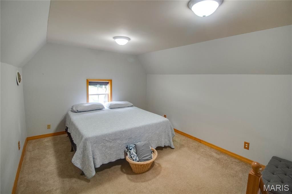 Image 30 of property listing at 20095 Hidden Lakes Lane, Brighton, IL 62012
