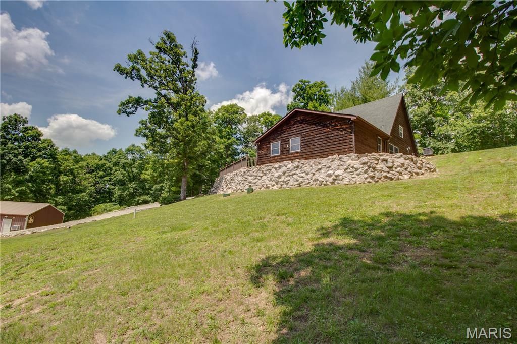 Image 46 of property listing at 20095 Hidden Lakes Lane, Brighton, IL 62012