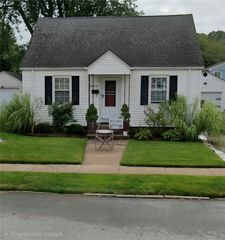 110 Park View Boulevard, Cranston, RI 02910