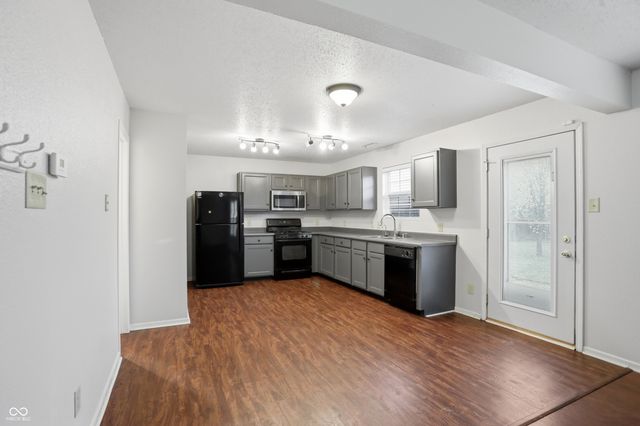 5804 Grassy Bank Drive, Indianapolis, IN 46237