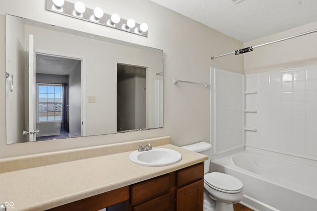 5804 Grassy Bank Drive, Indianapolis, IN 46237