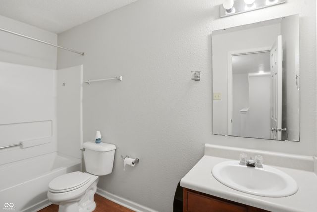 5804 Grassy Bank Drive, Indianapolis, IN 46237