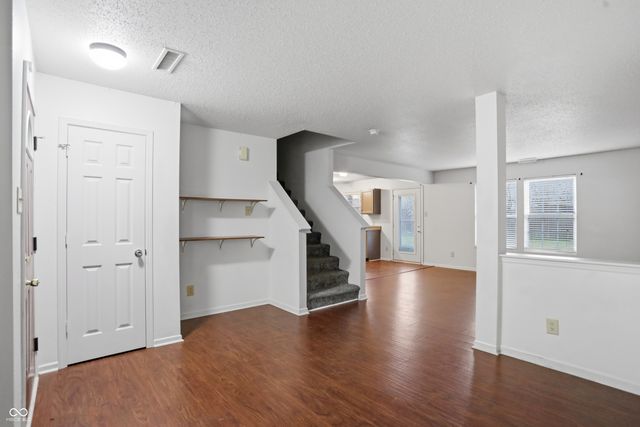 5804 Grassy Bank Drive, Indianapolis, IN 46237