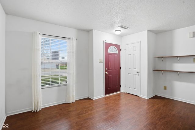 5804 Grassy Bank Drive, Indianapolis, IN 46237