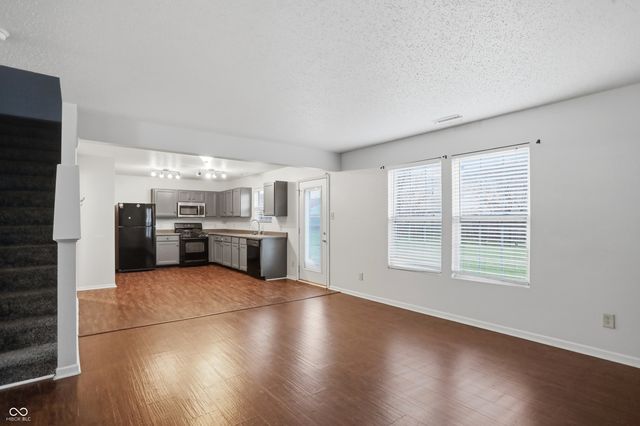 5804 Grassy Bank Drive, Indianapolis, IN 46237