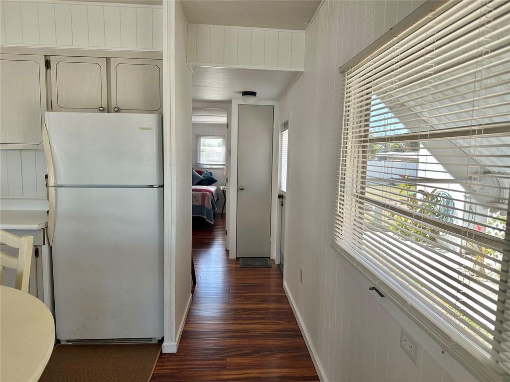 Image 21 of property listing at 1501 25TH AVENUE DRIVE W, Bradenton, FL 34205
