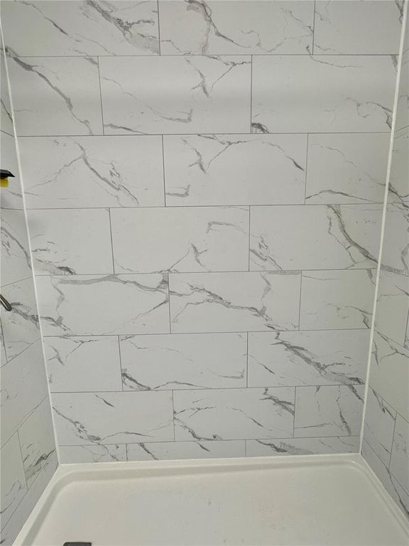 Image 29 of property listing at 1501 25TH AVENUE DRIVE W, Bradenton, FL 34205