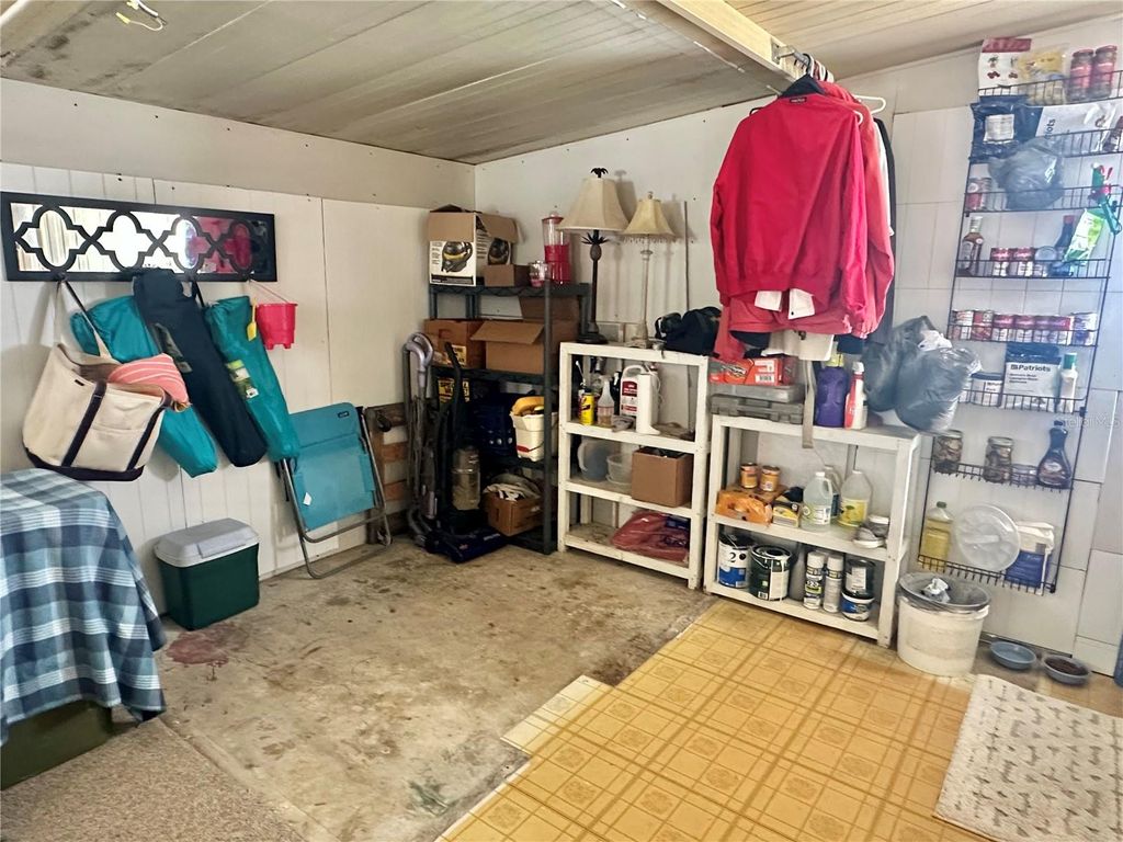 Image 37 of property listing at 1501 25TH AVENUE DRIVE W, Bradenton, FL 34205