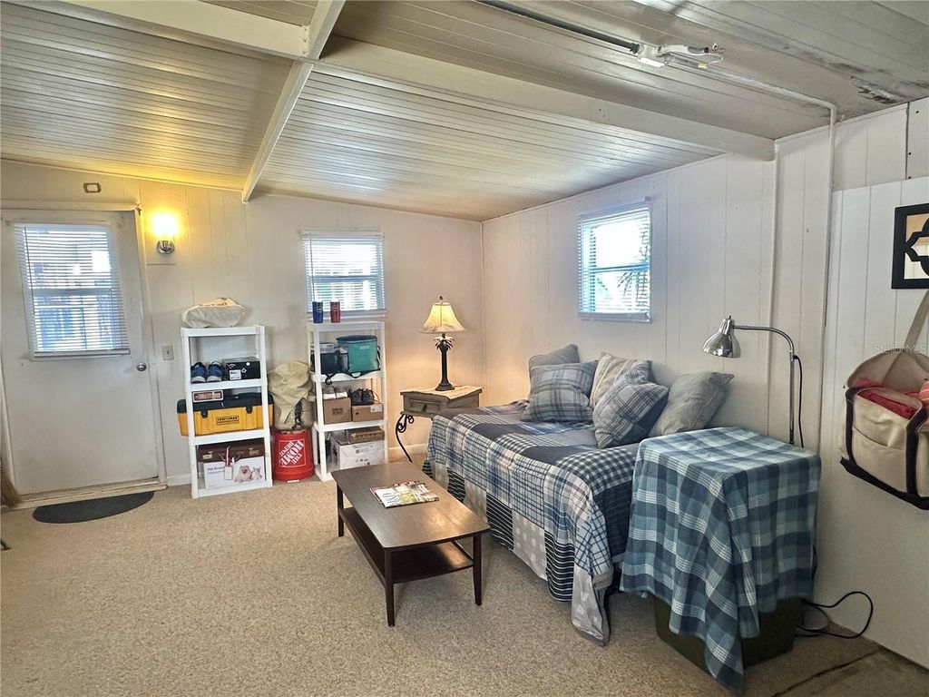 Image 38 of property listing at 1501 25TH AVENUE DRIVE W, Bradenton, FL 34205