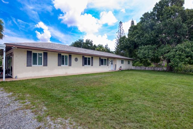 9302 Orange Avenue, Fort Pierce, FL 34945