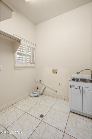 1329 Whirlaway Drive, El Paso, TX 79936