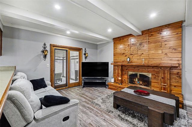 41174 Bernard Drive, Sterling Heights, MI 48313