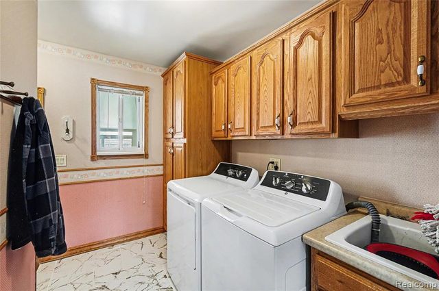 41174 Bernard Drive, Sterling Heights, MI 48313