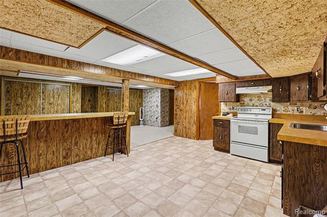 41174 Bernard Drive, Sterling Heights, MI 48313