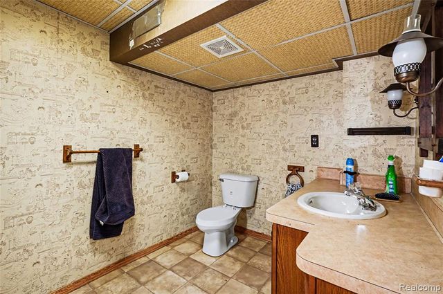 41174 Bernard Drive, Sterling Heights, MI 48313