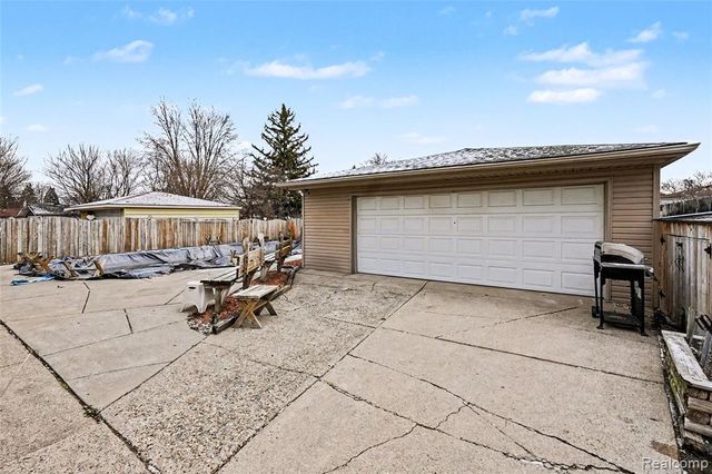41174 Bernard Drive, Sterling Heights, MI 48313