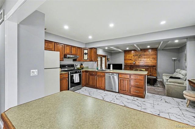 41174 Bernard Drive, Sterling Heights, MI 48313