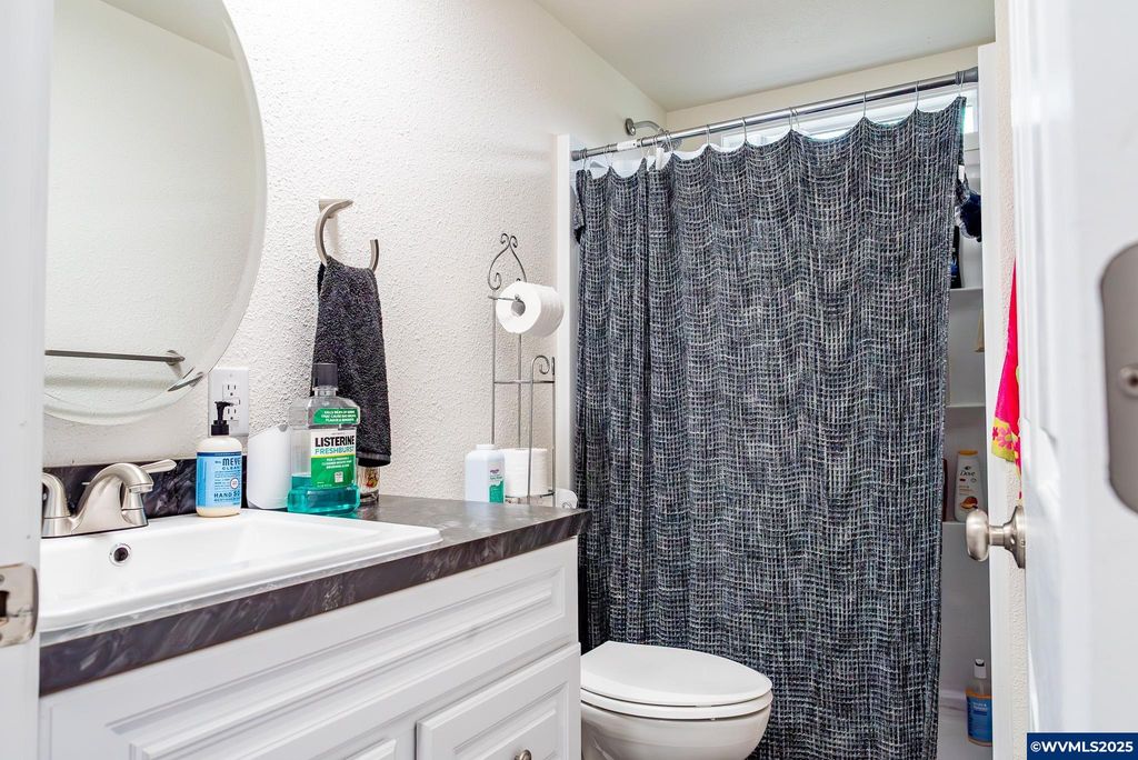 Image 14 of property listing at 1419 NW 8th St, Mcminnville, OR 97128