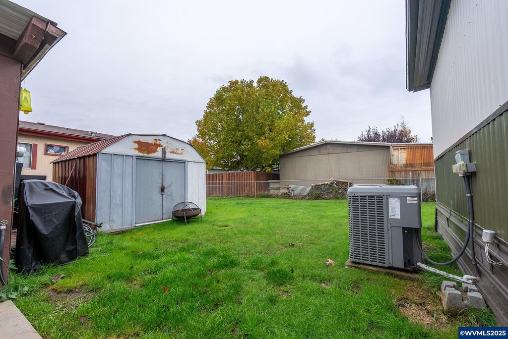 Image 17 of property listing at 1419 NW 8th St, Mcminnville, OR 97128