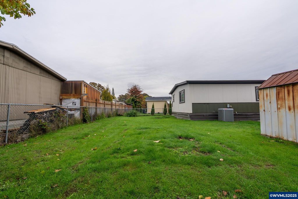 Image 18 of property listing at 1419 NW 8th St, Mcminnville, OR 97128