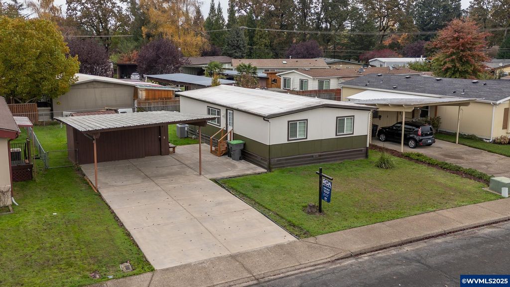 Image 22 of property listing at 1419 NW 8th St, Mcminnville, OR 97128