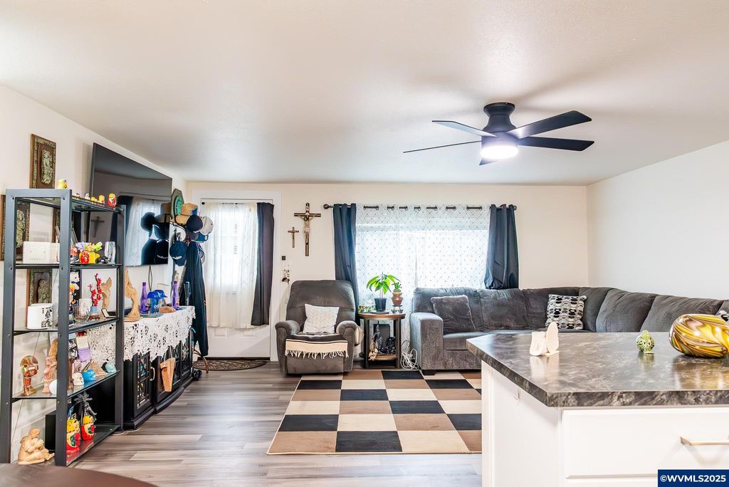 Image 4 of property listing at 1419 NW 8th St, Mcminnville, OR 97128