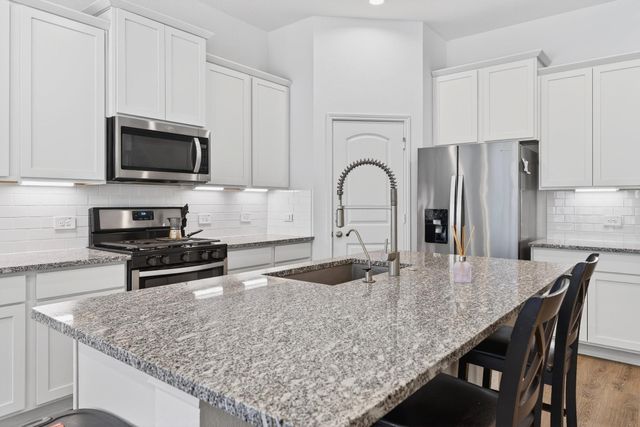 1502 Crystal Falls Drive, Montgomery, TX 77316