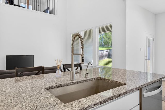 1502 Crystal Falls Drive, Montgomery, TX 77316