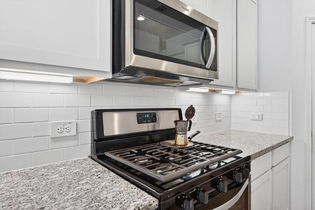 1502 Crystal Falls Drive, Montgomery, TX 77316