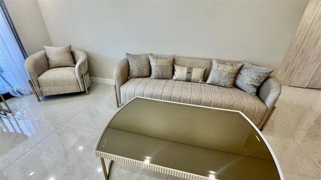 210 174th St 811, Sunny Isles Beach, FL 33160