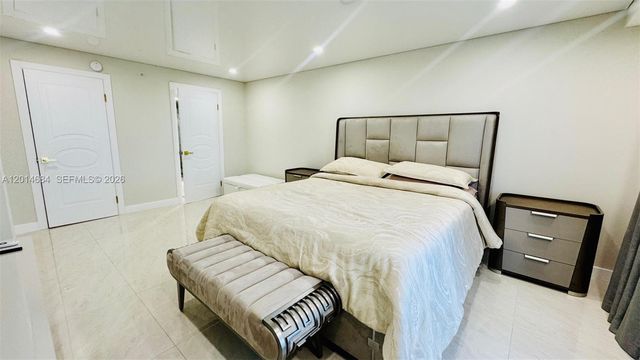 210 174th St 811, Sunny Isles Beach, FL 33160
