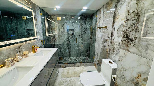 210 174th St 811, Sunny Isles Beach, FL 33160