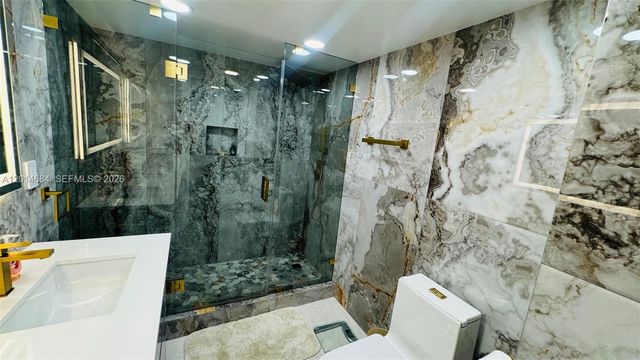 210 174th St 811, Sunny Isles Beach, FL 33160