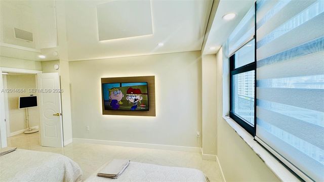 210 174th St 811, Sunny Isles Beach, FL 33160