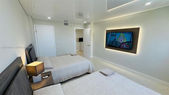 210 174th St 811, Sunny Isles Beach, FL 33160
