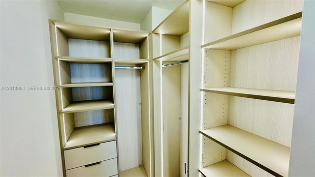 210 174th St 811, Sunny Isles Beach, FL 33160