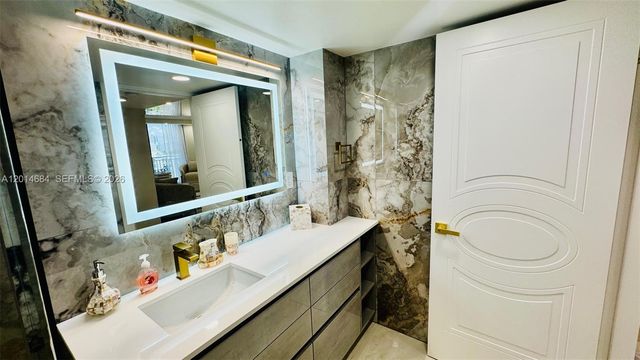 210 174th St 811, Sunny Isles Beach, FL 33160