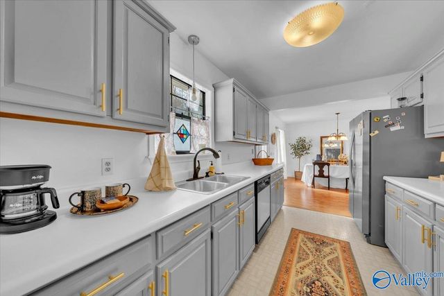 3233 Creek Path Road, Guntersville, AL 35976