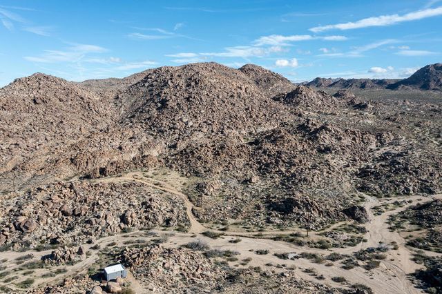 7201 Alturas Drive, Joshua Tree, CA 92252