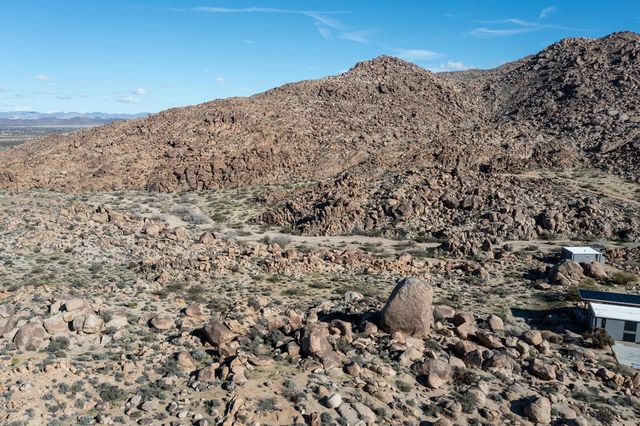 7201 Alturas Drive, Joshua Tree, CA 92252