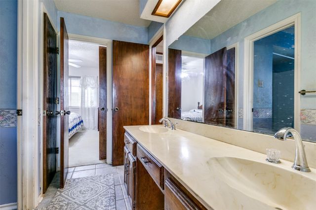 321 Kingsbridge Drive, Garland, TX 75040