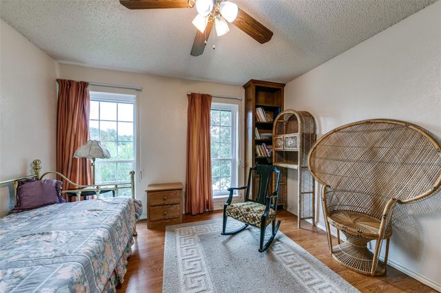321 Kingsbridge Drive, Garland, TX 75040