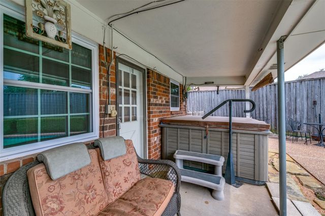 321 Kingsbridge Drive, Garland, TX 75040