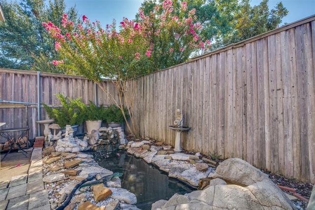 321 Kingsbridge Drive, Garland, TX 75040