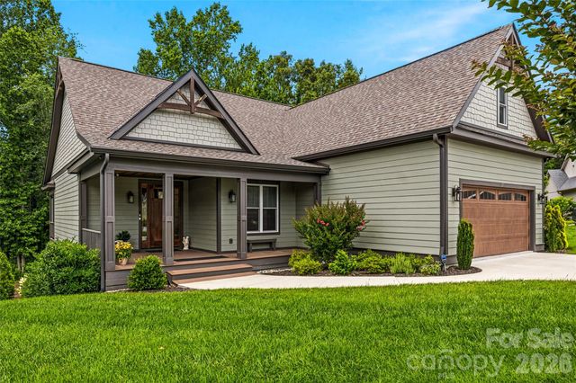 25 E Williams Meadow Court, Hendersonville, NC 28739